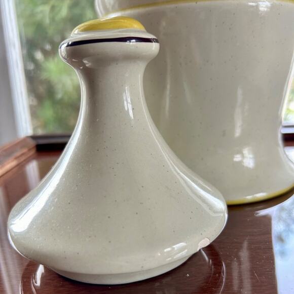 Vintage Mid-Century Modern "Genie" Ribbed Canister Ceramic Cookie Jar - Picture 12 of 16